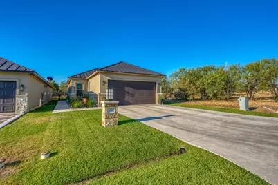 317 Parallel Circle Circle, Horseshoe Bay, TX 78657 - Photo 2