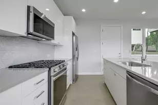313 Blackson Ave, Austin, TX 78752 - Photo 6