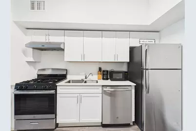 911 W 22nd Street #301, Austin, TX 78705 - Photo 2