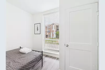 911 W 22nd Street #301, Austin, TX 78705 - Photo 8