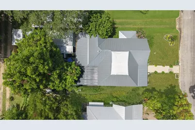 704 Gresham Street, Smithville, TX 78957 - Photo 26