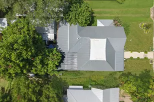 704 Gresham St, Smithville, TX 78957 - Photo 26