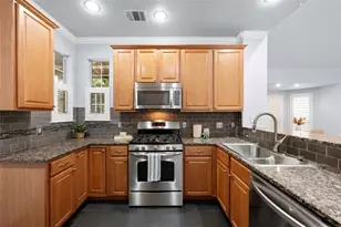 6704 Menchaca Rd, Austin, TX 78745 - Photo 10