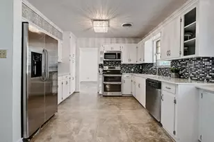 1802 Temple Dr, Austin, TX 78721 - Photo 6