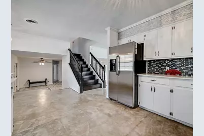 1802 Temple Drive, Austin, TX 78721 - Photo 8