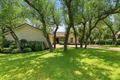 110 Blue Jay Drive, Lakeway, TX 78734 - Photo 2