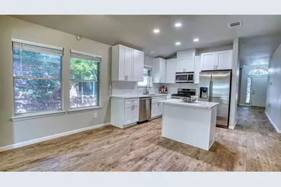 711 House Creek Drive, Leander, TX 78641 - Photo 2