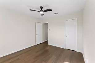 903 E Logan Street E, Round Rock, TX 78664 - Photo 14