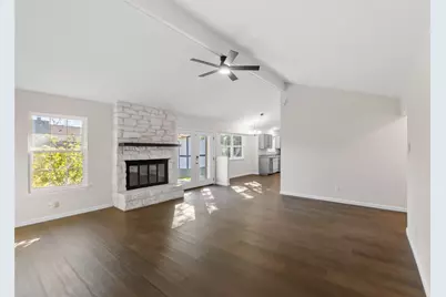 903 E Logan Street E, Round Rock, TX 78664 - Photo 4