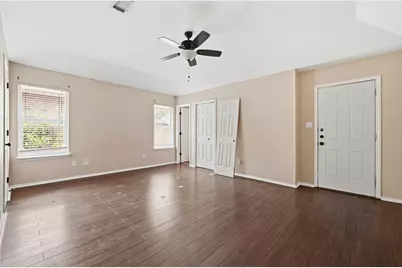 1068 Memorial Circle, New Braunfels, TX 78130 - Photo 10