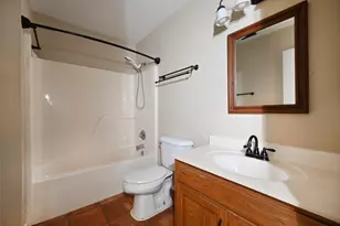 1068 Memorial Cir, New Braunfels, TX 78130 - Photo 16