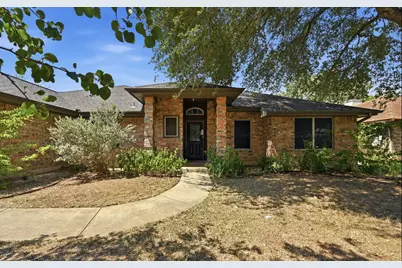 1068 Memorial Circle, New Braunfels, TX 78130 - Photo 1