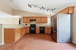 1068 Memorial Cir, New Braunfels, TX 78130 - Photo 8