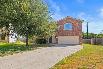 722 Lavaca Loop, Elgin, TX 78621 - Photo 2