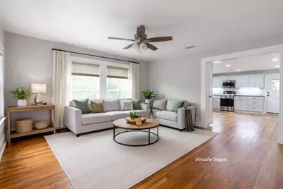 329 Flores Street, Lockhart, TX 78644 - Photo 4