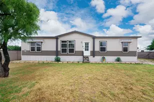 1106 Hi-Line Dr, Buchanan Dam, TX 78609 - Photo 1