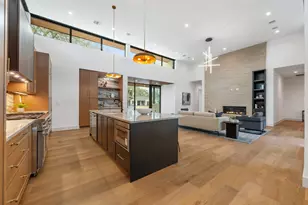 4216 Deepwoods Dr, Austin, TX 78731 - Photo 10