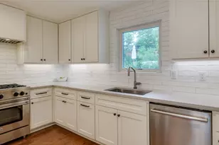 8700 Mountainwood Cir, Austin, TX 78759 - Photo 14
