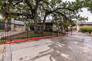 2124 Burton Dr, Austin, TX 78741 - Photo 18
