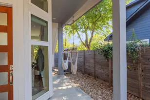 1177 Pandora St, Austin, TX 78702 - Photo 30