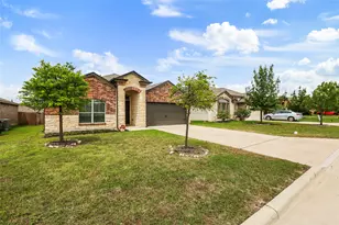 105 Plata Ln, Jarrell, TX 76537 - Photo 2