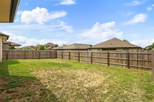105 Plata Ln, Jarrell, TX 76537 - Photo 26