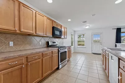 1121 Sweet Gum Dr, Kyle, TX 78640 - Photo 10