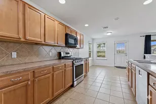 1121 Sweet Gum Dr, Kyle, TX 78640 - Photo 10