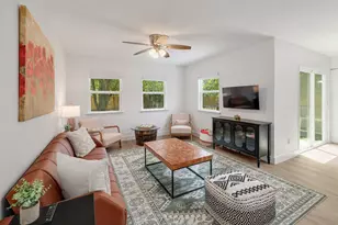 906 W 15th St, Georgetown, TX 78626 - Photo 4