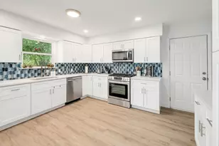 906 W 15th St, Georgetown, TX 78626 - Photo 10