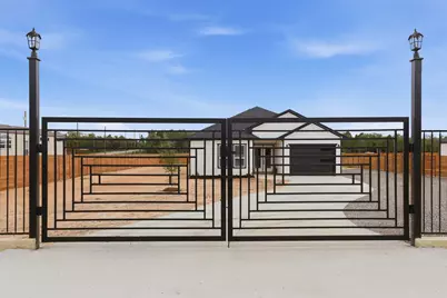 113 Los Robles Road, Elgin, TX 78621 - Photo 18