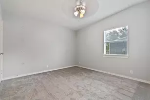 804 N Vandeveer St, Burnet, TX 78611 - Photo 12