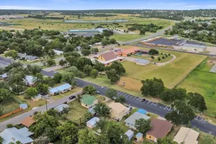 804 N Vandeveer St, Burnet, TX 78611 - Photo 18