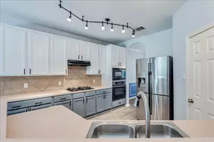 405 Olmos Dr, Leander, TX 78641 - Photo 2