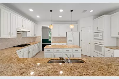 3425 Zebecca Creek Drive, Austin, TX 78732 - Photo 8