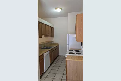 1300 N Bishop Street, San Marcos, TX 78666 - Photo 8