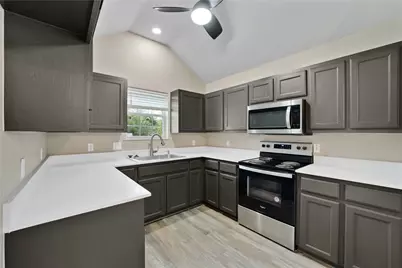 1405 Girard Avenue, San Marcos, TX 78666 - Photo 10