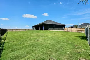 2054 Gray Fox Dr, Nolanville, TX 76559 - Photo 2