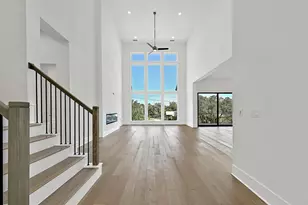 906 Bristol Crk Bnd, Lakeway, TX 78738 - Photo 2