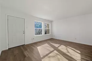 2124 Burton Dr, Austin, TX 78741 - Photo 8