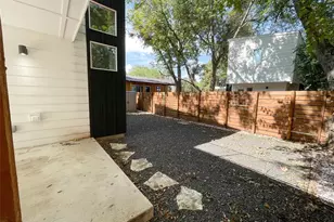 2105 Haskell St, Austin, TX 78702 - Photo 2