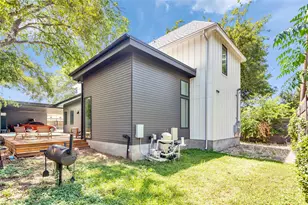 506 Powell Cir, Austin, TX 78704 - Photo 16