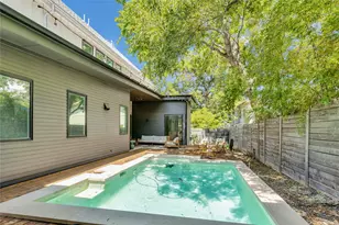 506 Powell Cir, Austin, TX 78704 - Photo 2