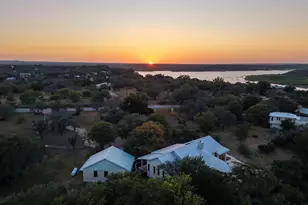 1118 Rustic Ln, Spicewood, TX 78669 - Photo 32
