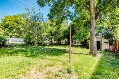 208 W Lockhart Street, Kyle, TX 78640 - Photo 16