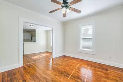 208 W Lockhart Street, Kyle, TX 78640 - Photo 4