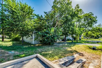 208 W Lockhart Street, Kyle, TX 78640 - Photo 2