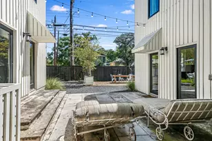 1304 Navasota St, Austin, TX 78702 - Photo 24