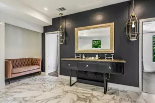 1304 Navasota St, Austin, TX 78702 - Photo 14