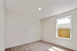 140 Allington Cir, Jarrell, TX 76537 - Photo 10